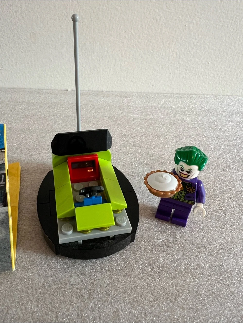 LEGO DC Comics #30303 The Joker Bumper Car - Picture 2 of 4